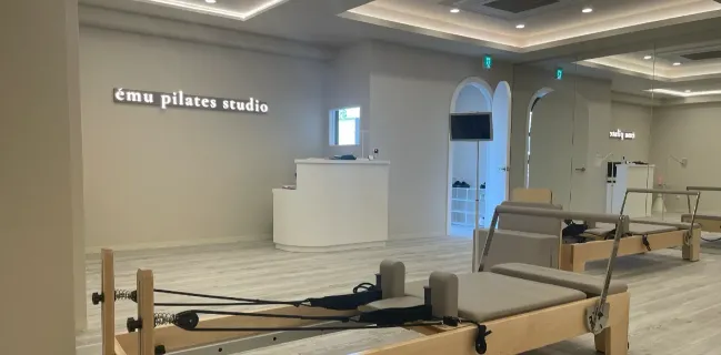ému pilates studio 荻窪店の内観