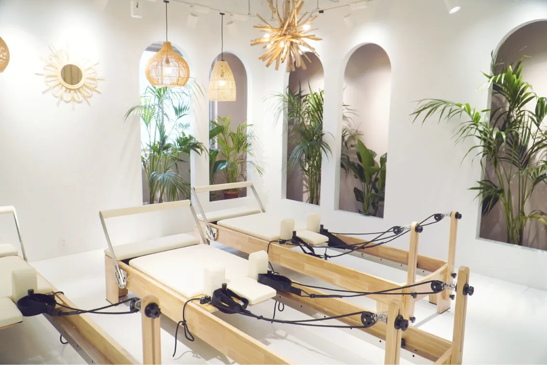 ピラティススタジオ studio +plus 東京立川の内観