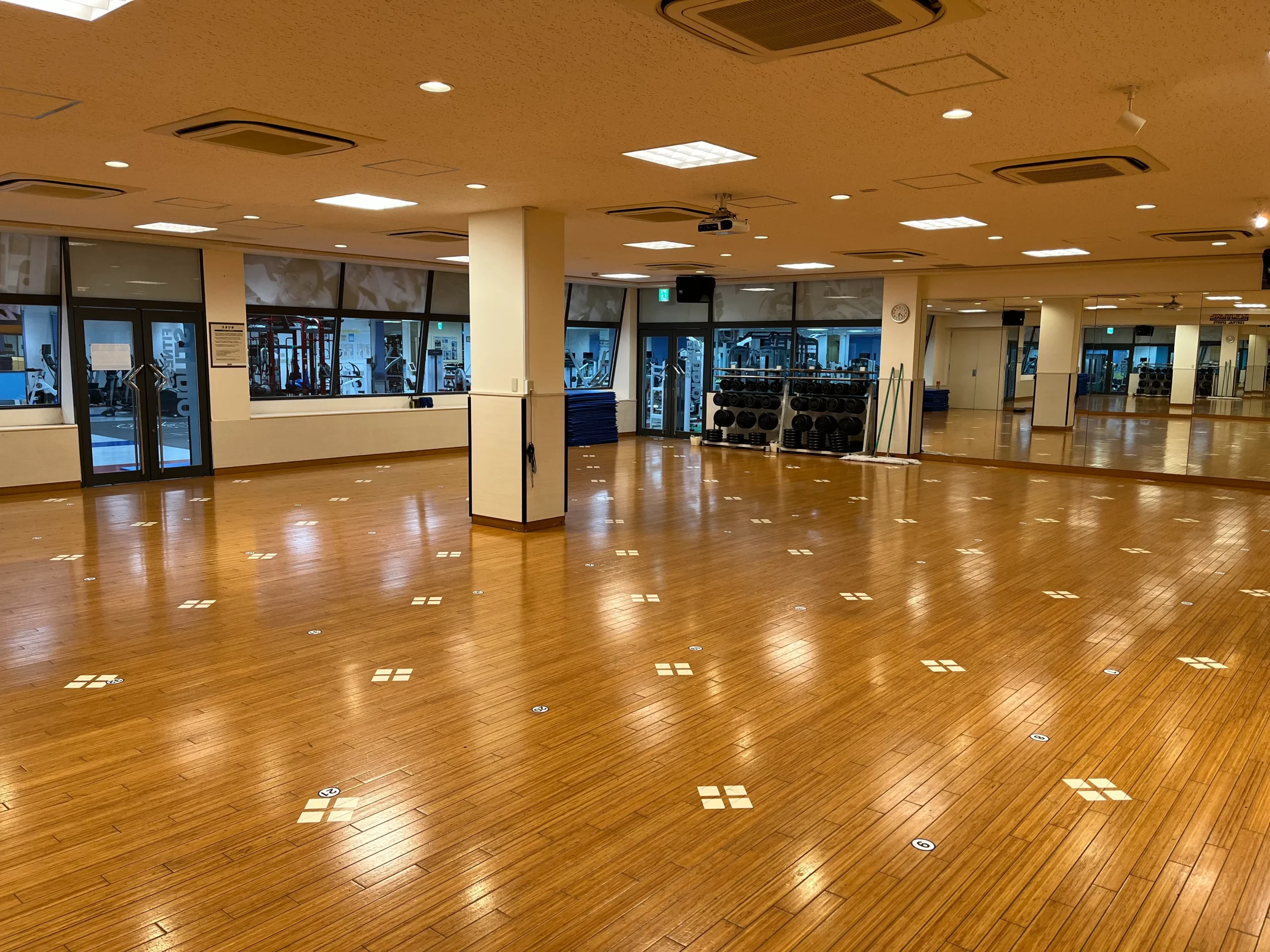 セントラルウェルネスクラブ24 京成小岩の内観