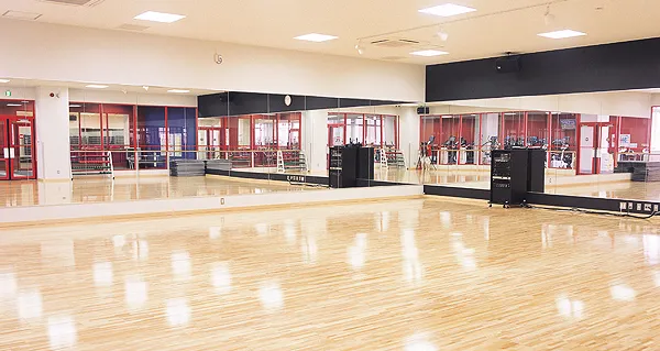 コナミスポーツクラブ 一橋学園の内観